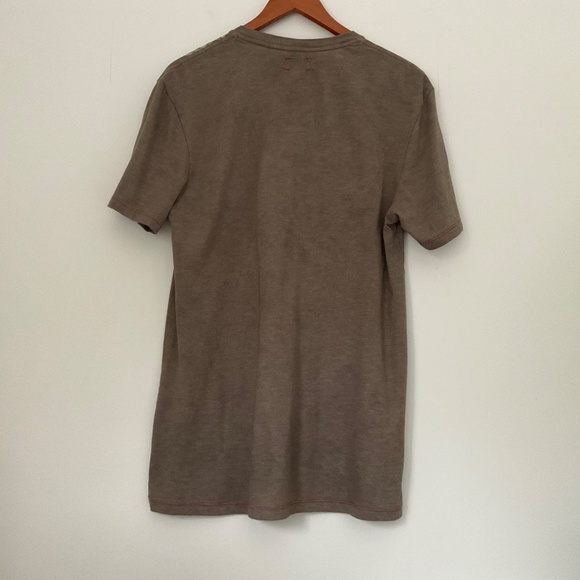 Buffalo David Bitton Graphic T-Shirt Sz L Brown V-Neck Nadema Grunge Y2K 90s - Picture 2 of 6